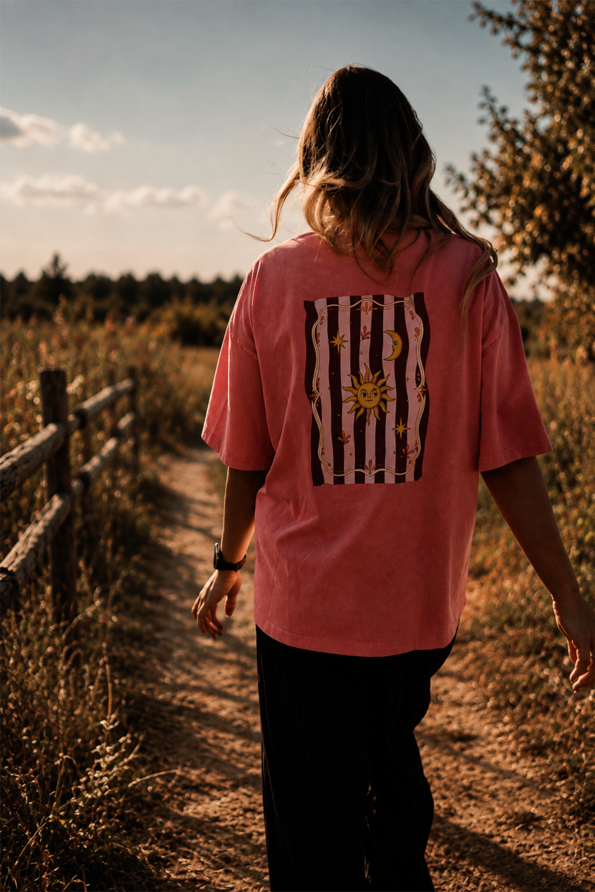 Damski t-shirt Washed Pink z nadrukiem na plecach – ujęcie 11