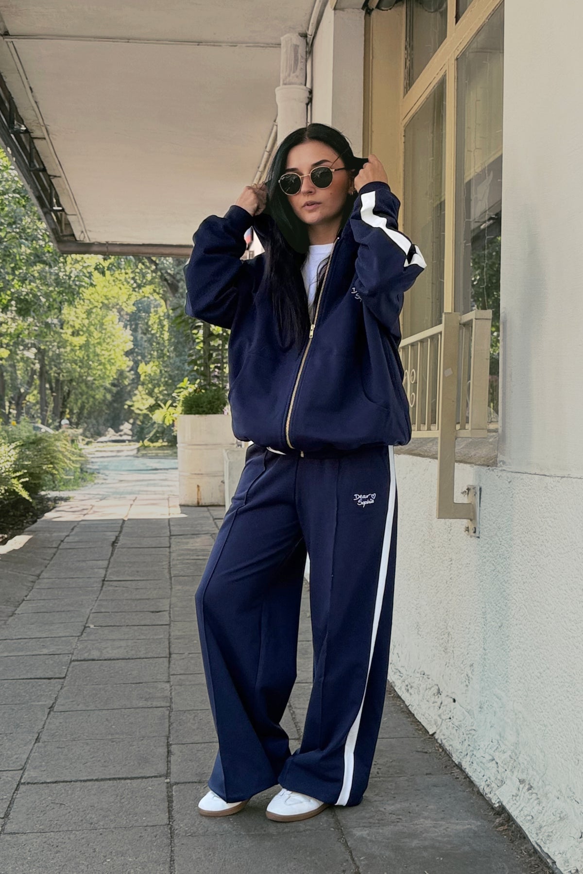 Damska bluza z kapturem Hush Navy Ink – ujęcie 2