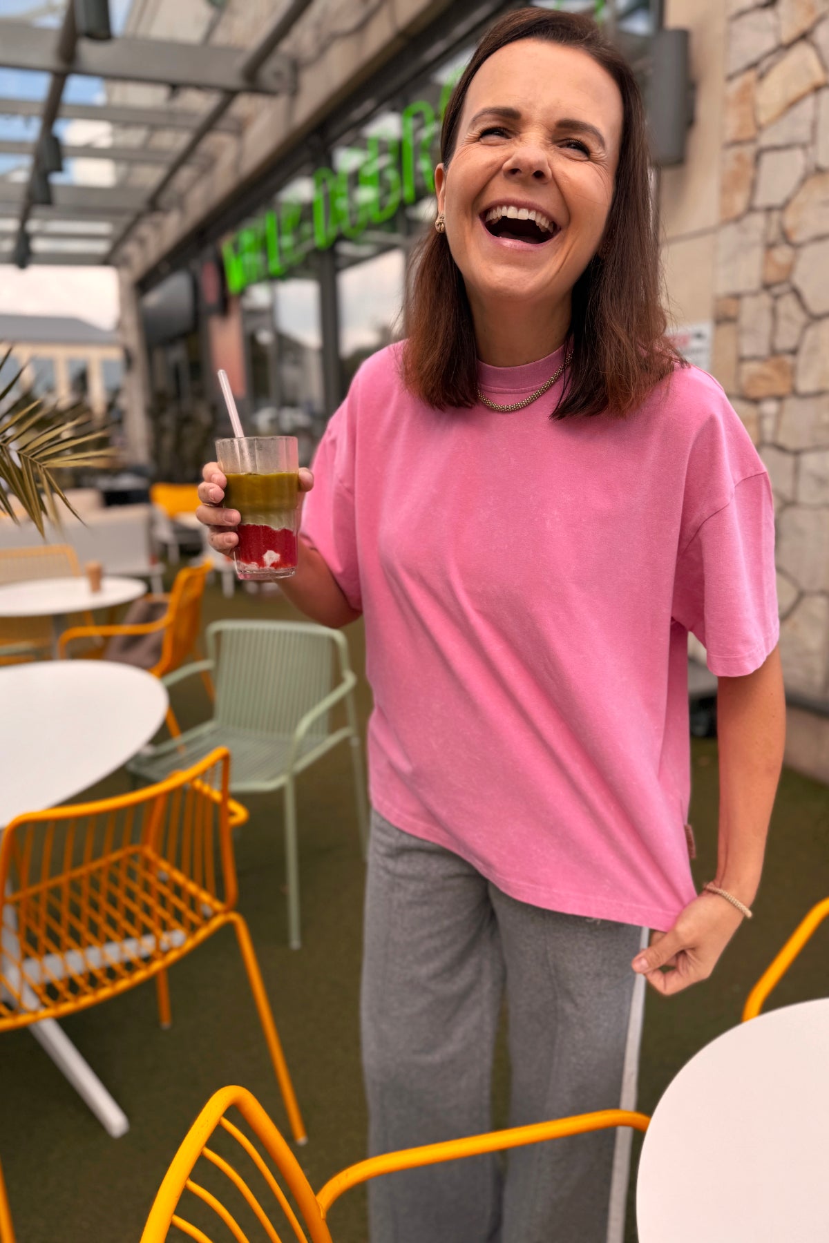 Damski t-shirt Washed Pink z nadrukiem na plecach – ujęcie 4