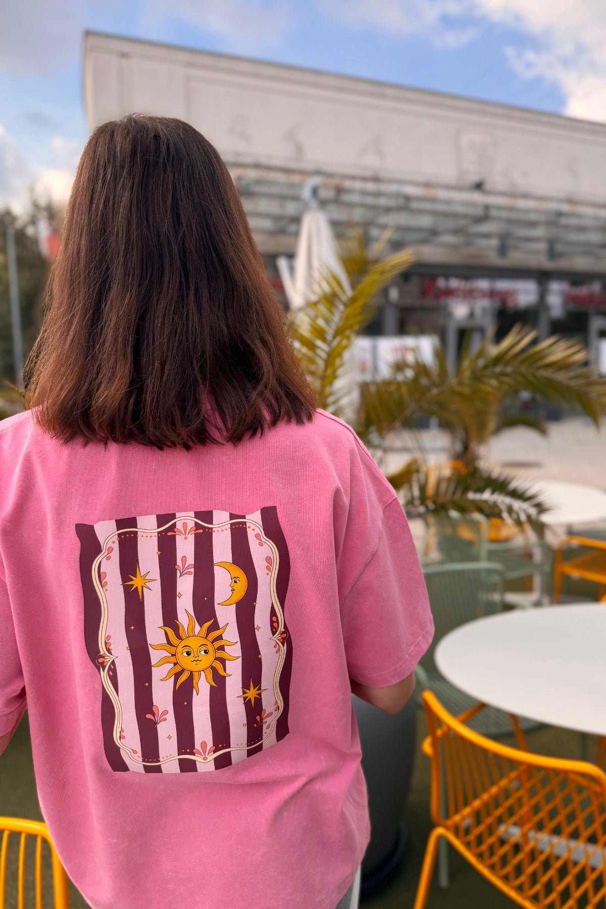 Damski t-shirt Washed Pink z nadrukiem na plecach – ujęcie 8