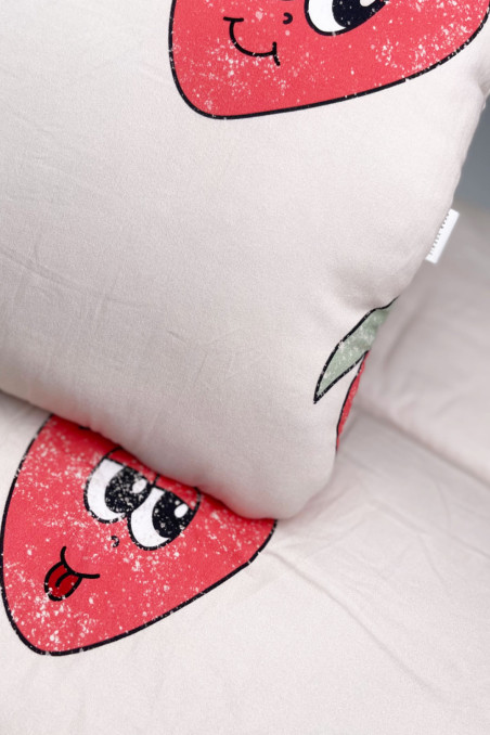 STRAWBERRY LIGHT PILLOW