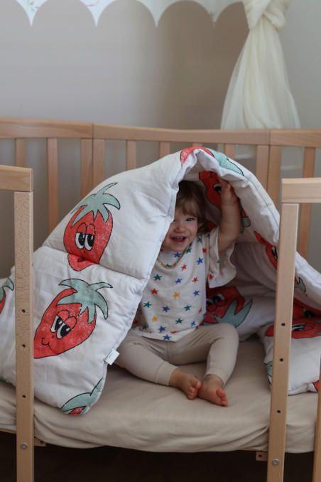 STRAWBERRY LIGHT FILLED BEDDING