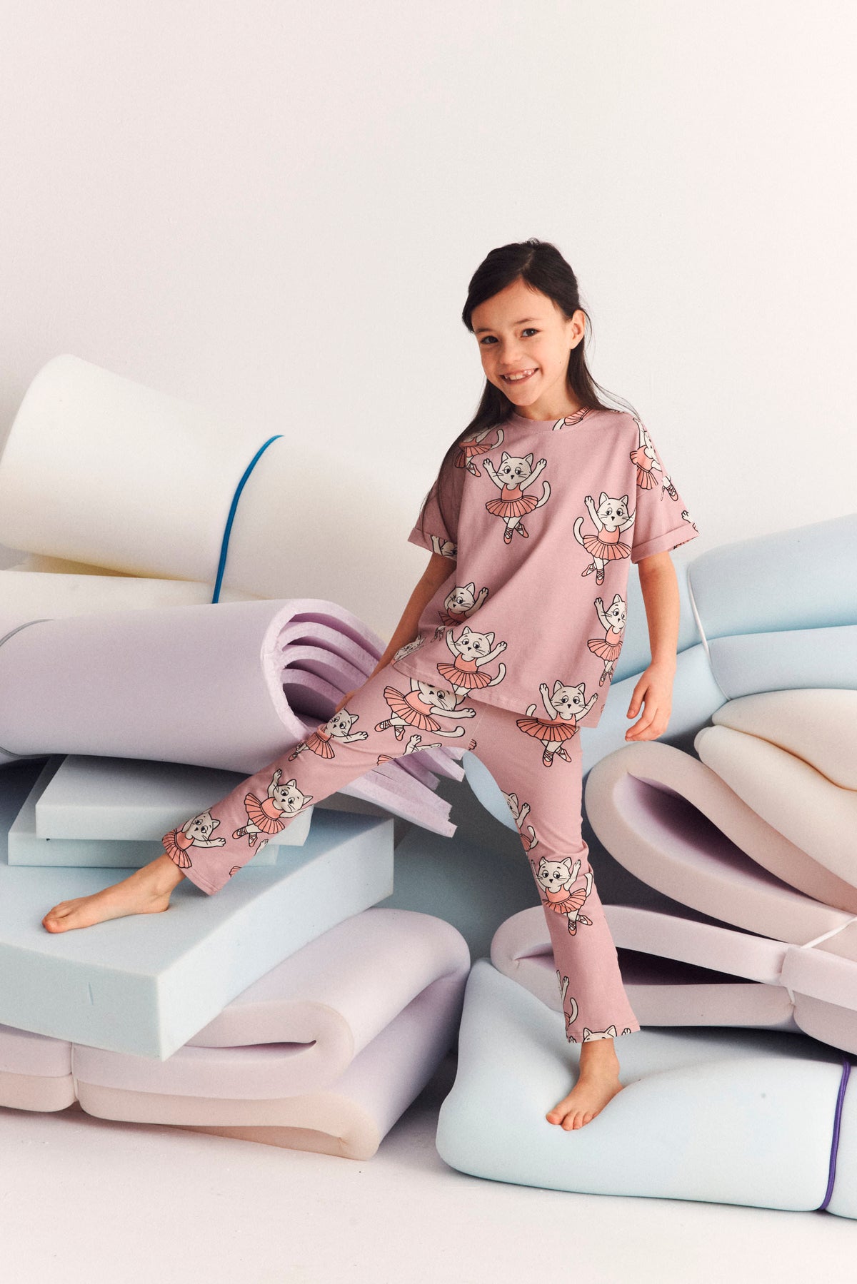 T-shirt dziecięcy oversize Baletnica Różowa – DEAR SOPHIE – ujęcie 2