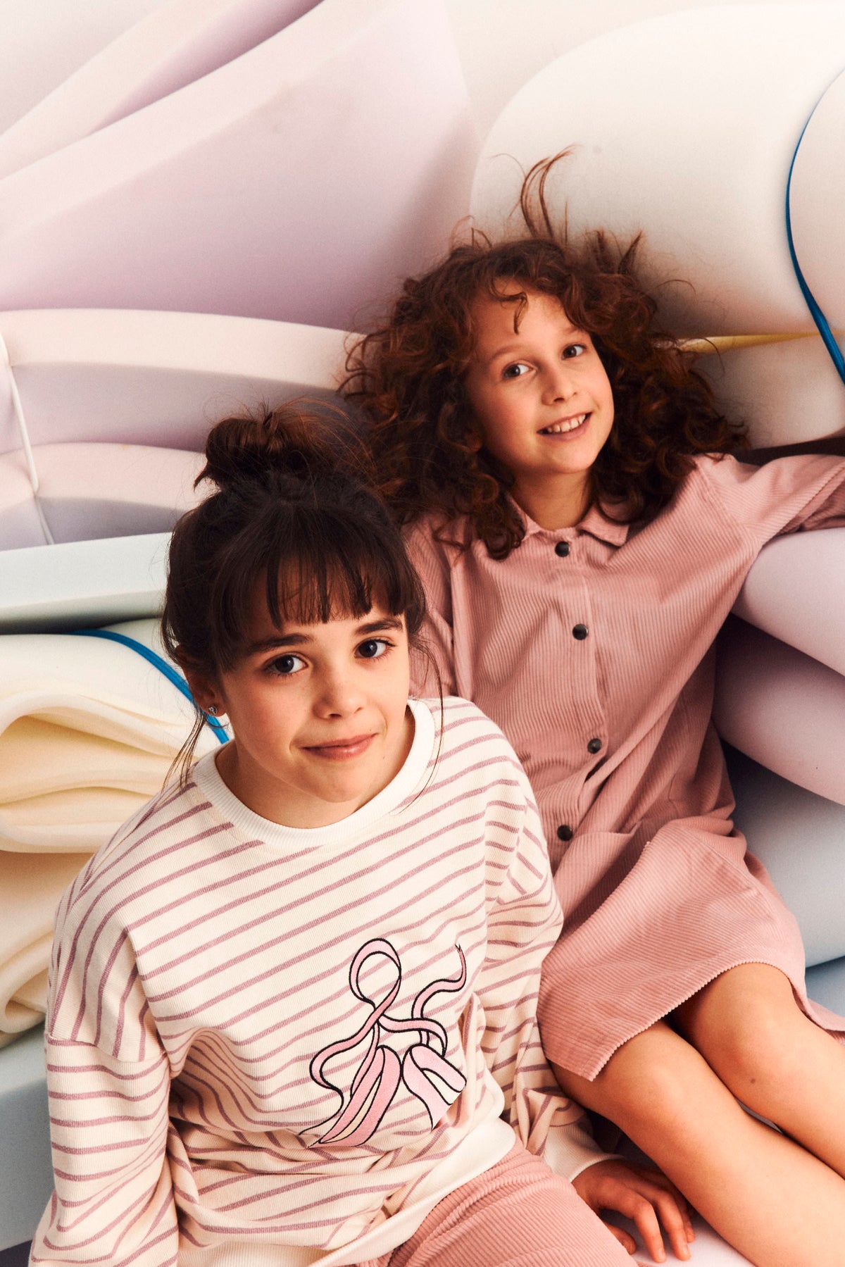 Bluza raglanowa dziecięca Baletki Różowe Pasy – DEAR SOPHIE – ujęcie 5